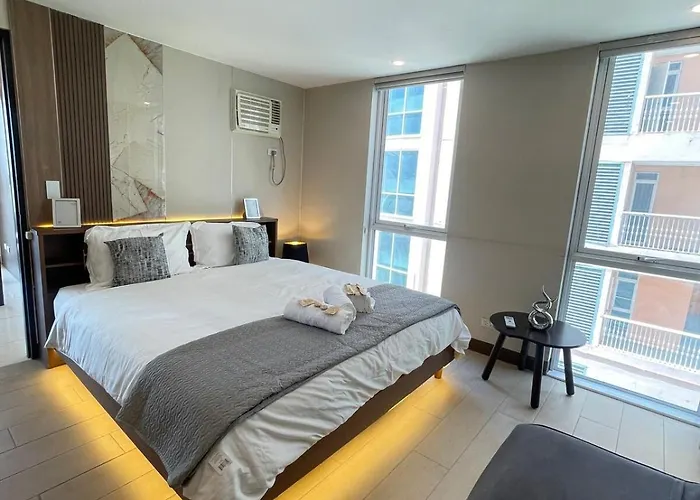 Venice Luxe Suite, 1 Bedroom Maximum, 4 Guests Apartment Manila
