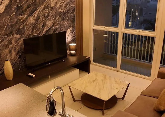 Venice Luxe Suite, 1 Bedroom Maximum, 4 Guests Apartment Manila