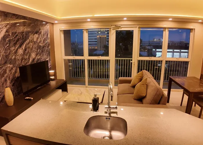 Venice Luxe Suite, 1 Bedroom Maximum, 4 Guests *